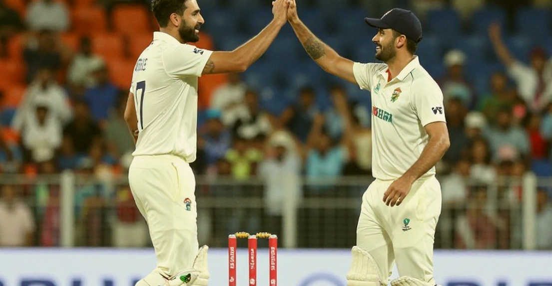 লাহোরের ৮৮: শাদাবের সেই সেঞ্চুরি যেটি একটি রিভিউ ছাড়া জন্মাত না