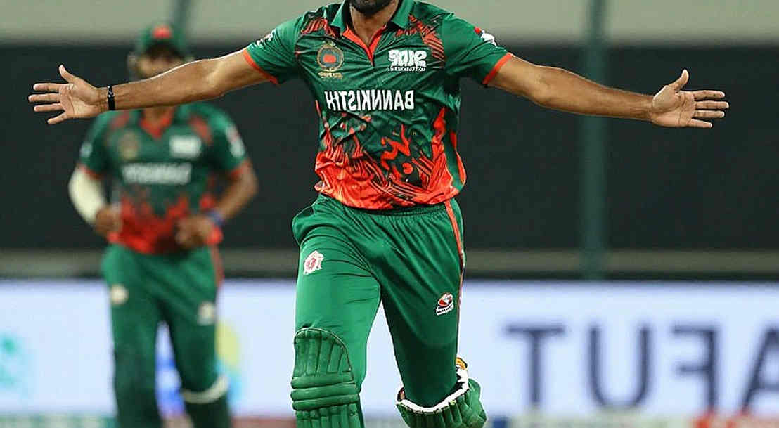 Stadium-এর খালি আসনগুলো যেদিন ক্রিকেটের আসল স্পন্দন শুনিয়েছিল